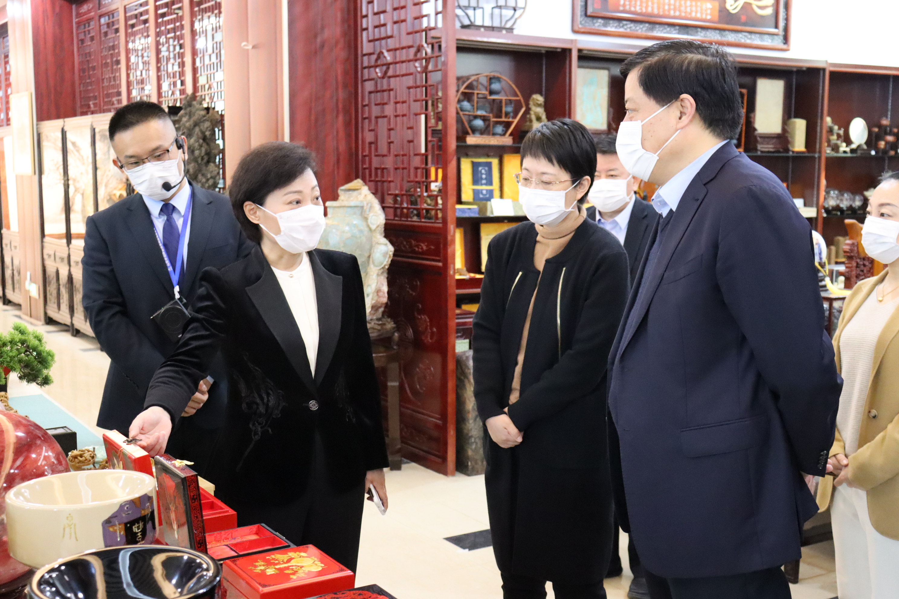 市委常委、副市長(zhǎng)董冰到濟(jì)寧孔子文化旅游集團(tuán)調(diào)研