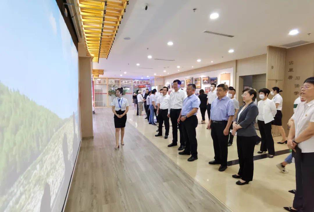 “孔子文旅”杯“最美濟(jì)寧”攝影大賽作品展暨集團(tuán)黨建文化展啟動儀式舉行