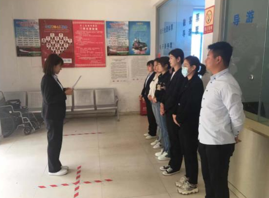 領下認真閱讀了王杰生前的日記，其“一不怕苦，二不怕死”的王杰精神以及“在榮譽上不伸手，在待遇上不伸手，在物質(zhì)上不伸手”的崇高精神讓每一位黨員思想上受到洗禮，黨性上得到錘煉。